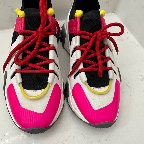 Versace - Picture 5 of 5